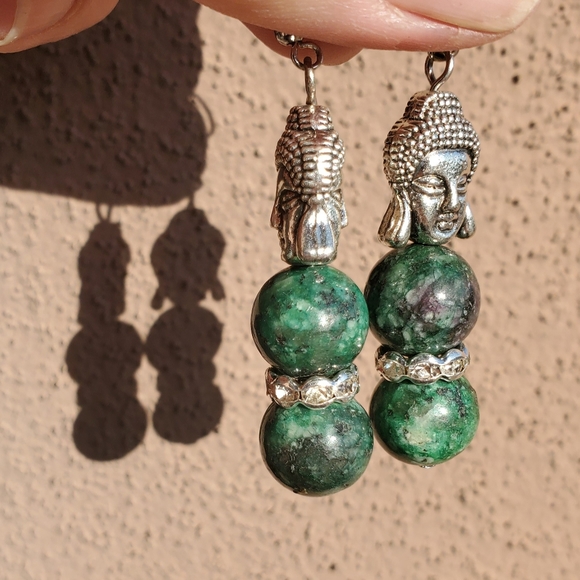 New Buddha Head and Ruby in Fuchsite Silver Earrings. - Picture 2 of 13